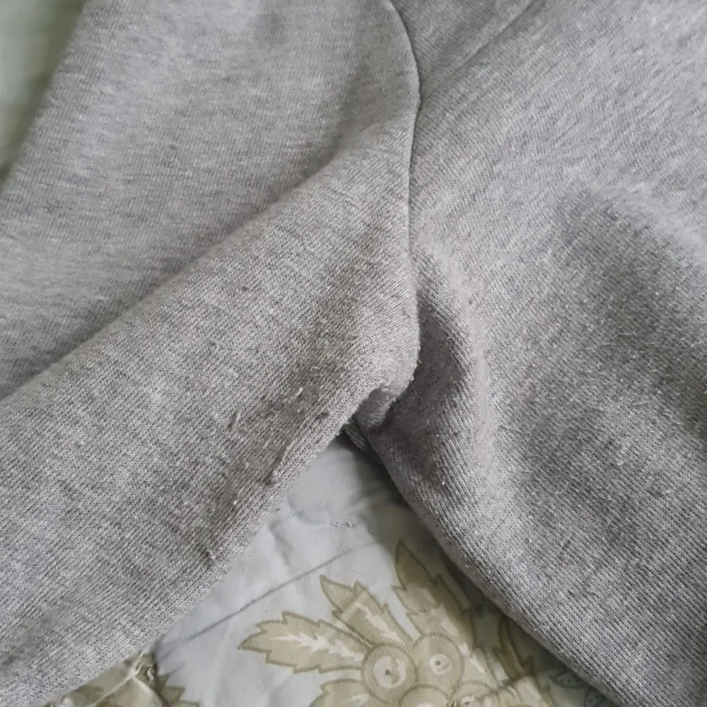 GUC alo funnel neck sweatshirt, size L - Picture 8 of 9